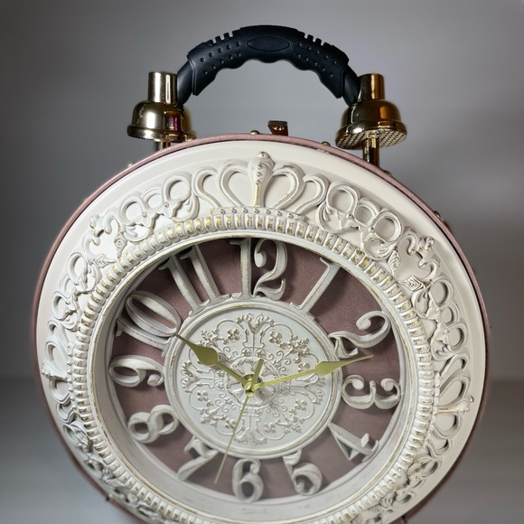 Vintage Clock Crossbody Bag - Picture 3 of 9